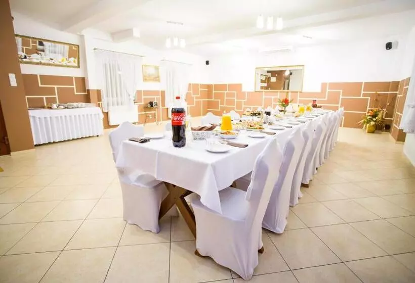 Retkeilymaja Karczma Chęciny