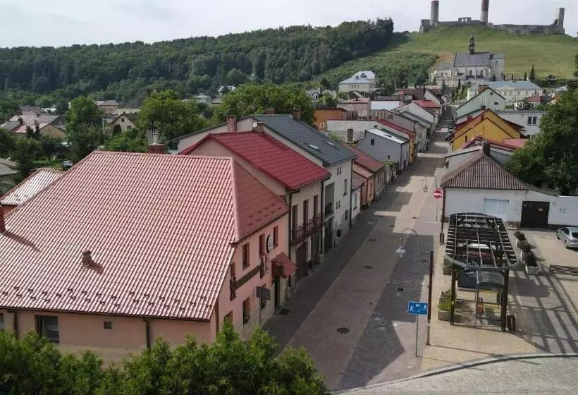 Retkeilymaja Karczma Chęciny