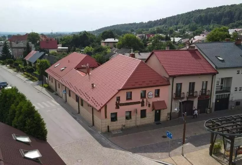 Retkeilymaja Karczma Chęciny