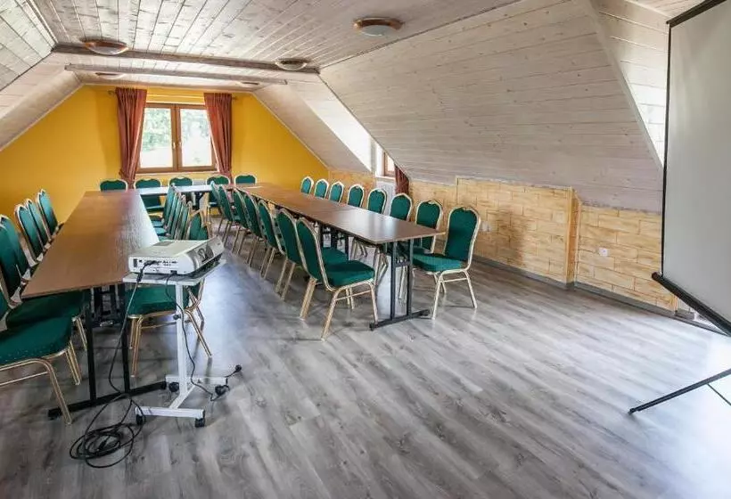 Aamiaismajoitus (B&B) Miłocin Park Centrum Wypoczynkowo Konferencyjne