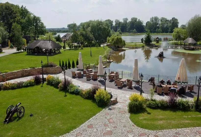 Aamiaismajoitus (B&B) Miłocin Park Centrum Wypoczynkowo Konferencyjne