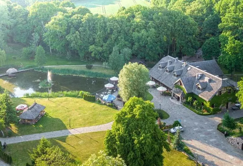 Aamiaismajoitus (B&B) Miłocin Park Centrum Wypoczynkowo Konferencyjne