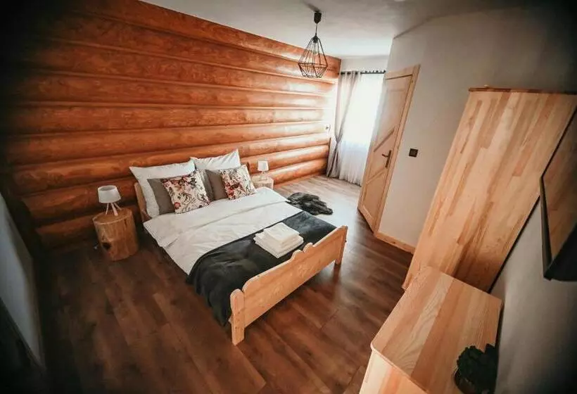 Aamiaismajoitus (B&B) Tarasówka U Zająca