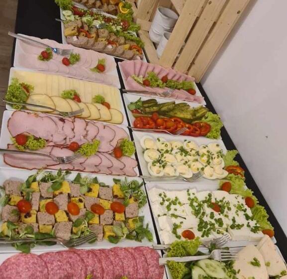 住宿加早餐  Villa Natura Rewa