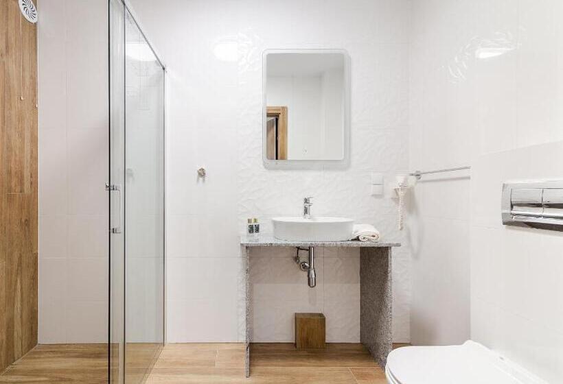 住宿加早餐  Villa Natura Rewa