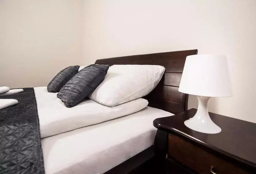 Aamiaismajoitus (B&B) Willa Rosochacz Starachowice