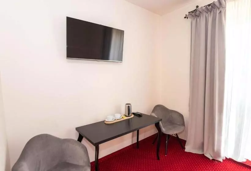 Aamiaismajoitus (B&B) Willa Rosochacz Starachowice