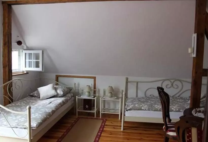 Hotelli Agroturystyka Rębowo