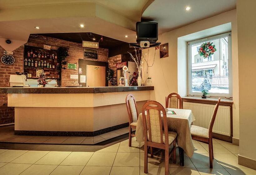 酒店 Gościniec Strwiąż