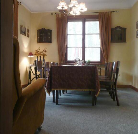 酒店 Leśny Dworek