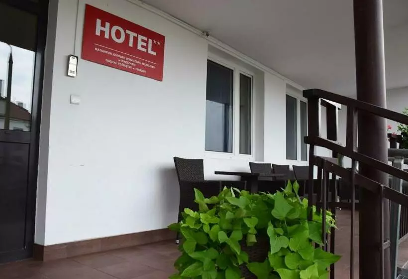 ホテル Poświętne