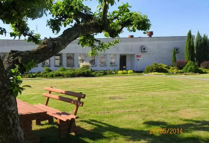 ホテル Poświętne