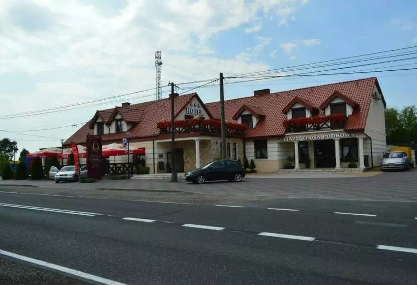 Hotelli Zajazd Złota Podkowa