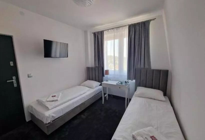 پانسیون Snow Queen