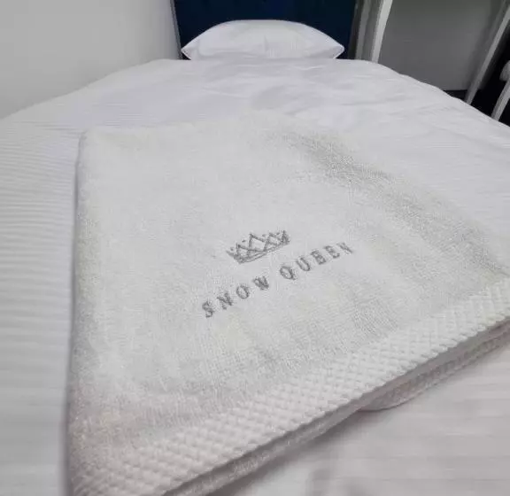 پانسیون Snow Queen