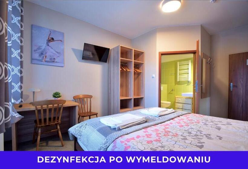 ベッドアンドブレックファースト Aparthotel Globus Bezkontaktowa Obsługa