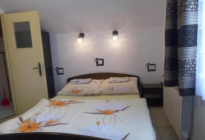 Aamiaismajoitus (B&B) Gościniec Nad Jarem