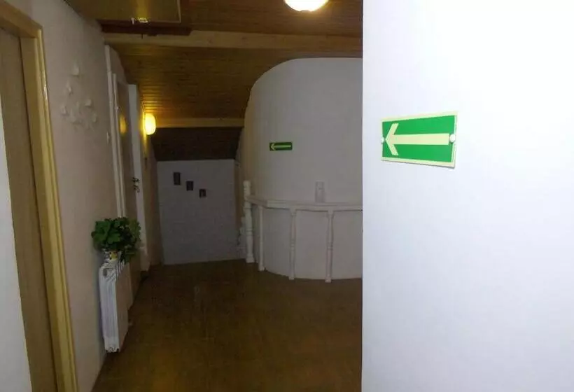 Aamiaismajoitus (B&B) Gościniec Nad Jarem