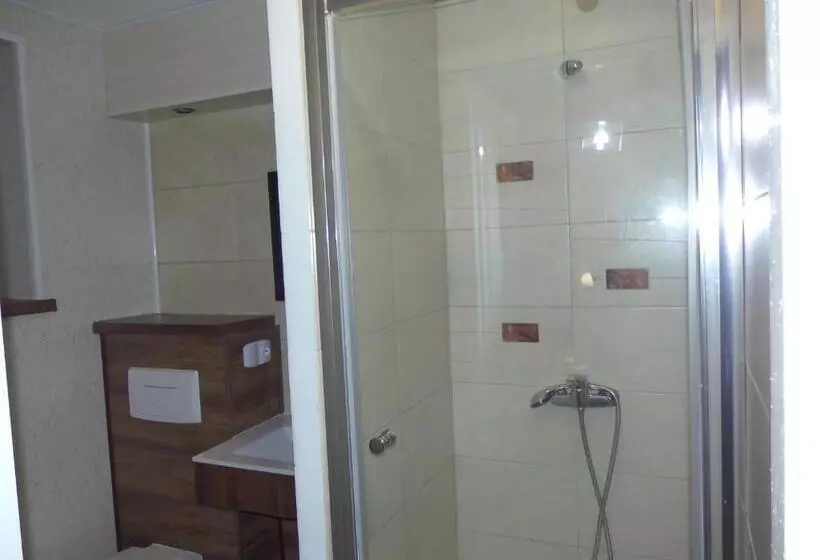 Aamiaismajoitus (B&B) Gościniec Nad Jarem