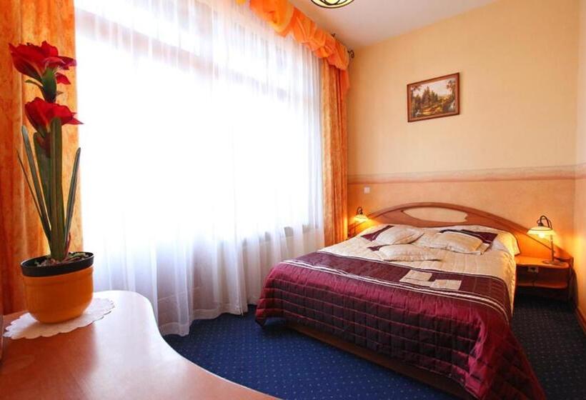 住宿加早餐 Rezydencja Patria