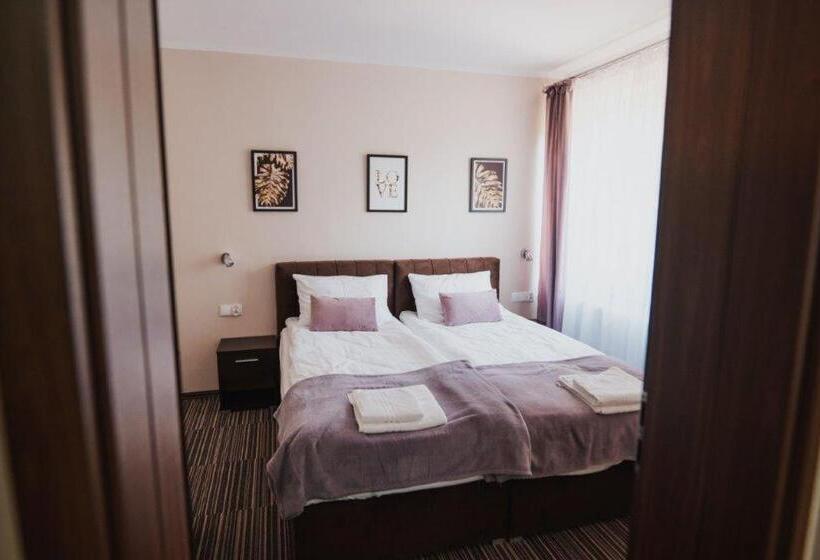 تختخواب و صبحانه Villa Paula