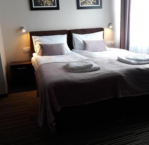 تختخواب و صبحانه Villa Paula