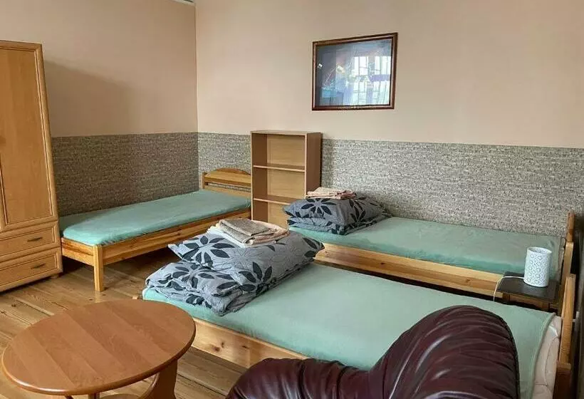 Hotelli Agroturystyka Pod Wieżą