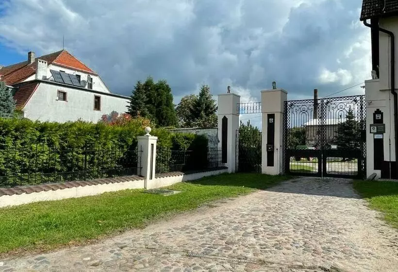 Hotelli Agroturystyka Pod Wieżą