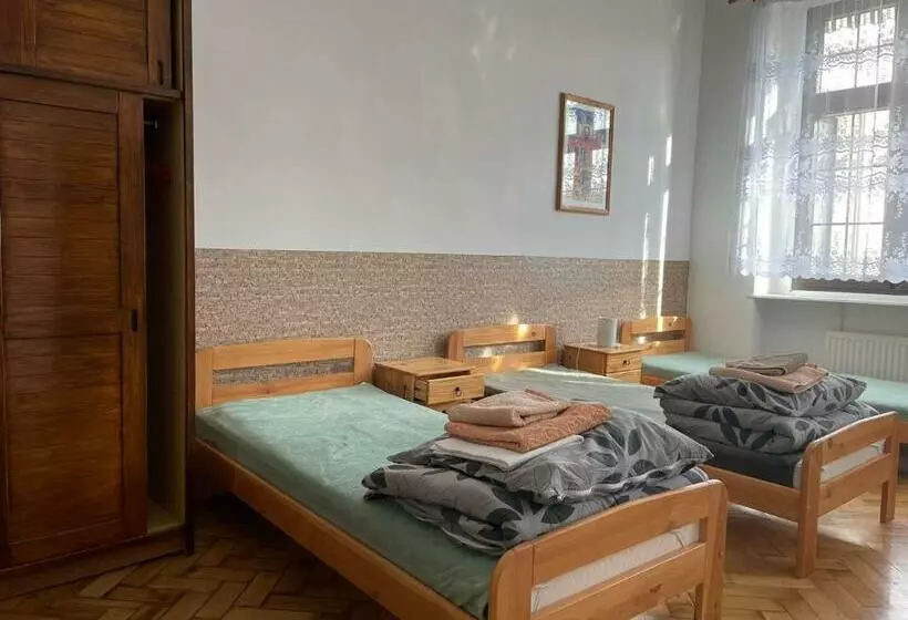 Hotelli Agroturystyka Pod Wieżą