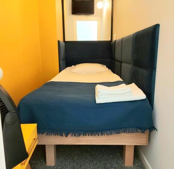 Капсульный Oтель Kapsuå‚y Bello Aparthostel