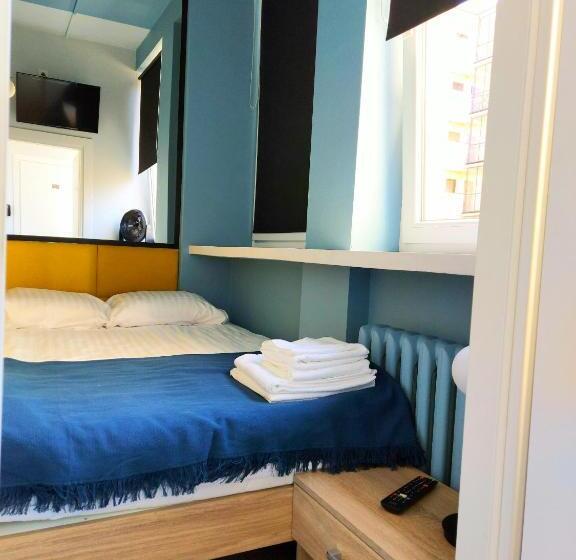 Капсульный Oтель Kapsuå‚y Bello Aparthostel