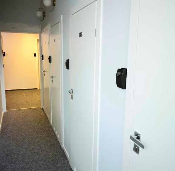 Капсульный Oтель Kapsuå‚y Bello Aparthostel