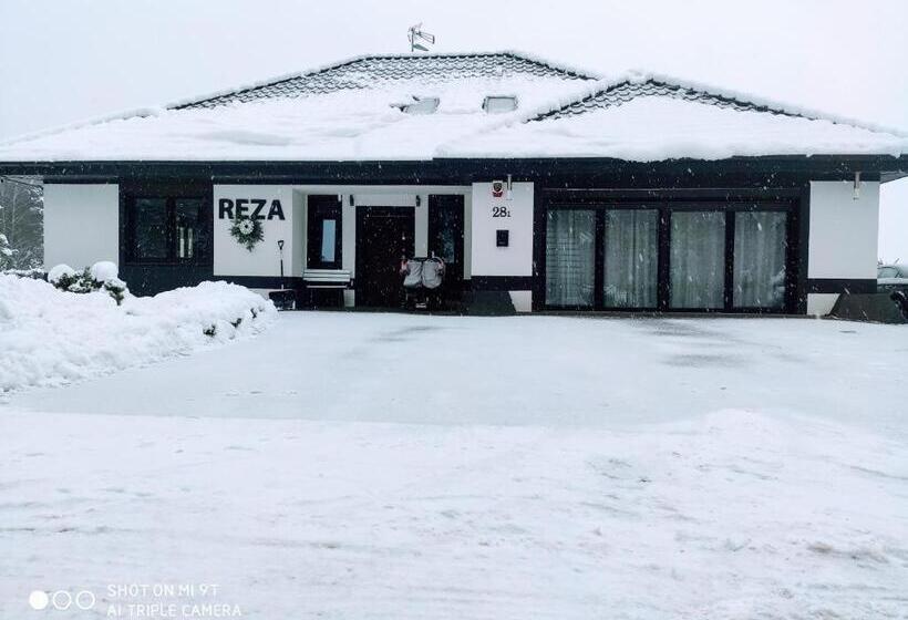 בית מלון כפרי Reza