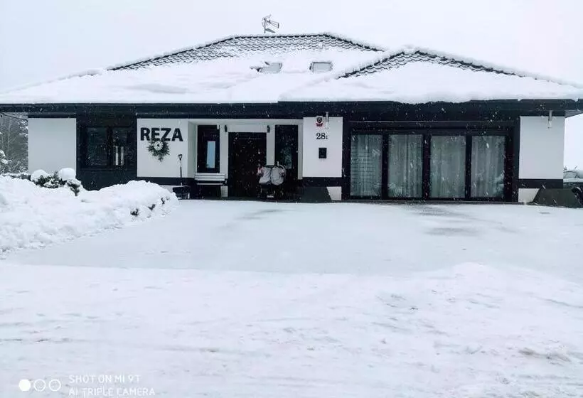 ホテル Reza