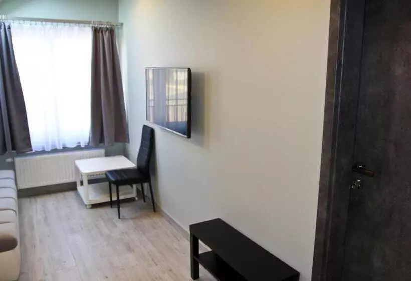 Motel Lunar