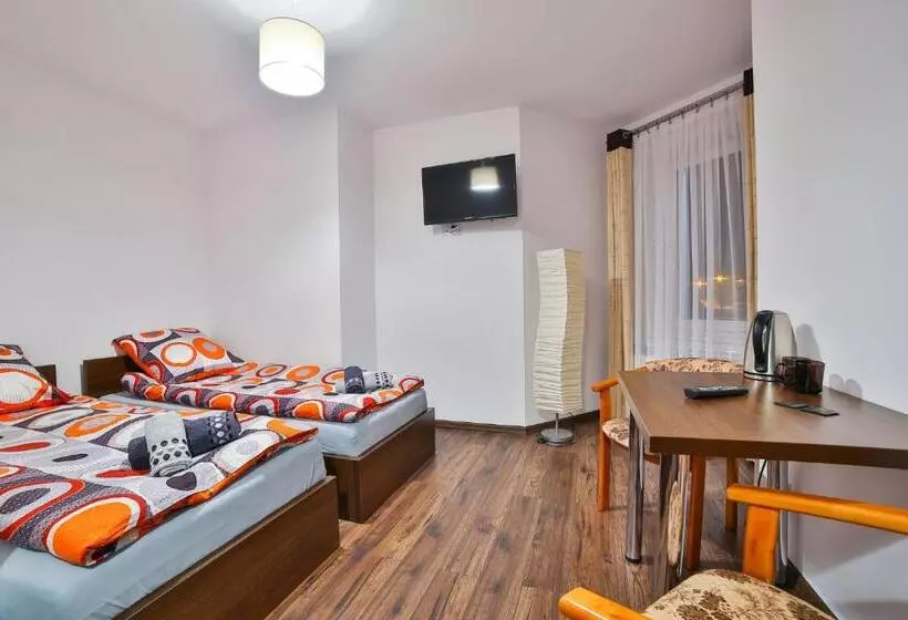 Majatalo Noclegi U Nawary