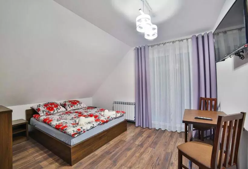 Majatalo Noclegi U Nawary