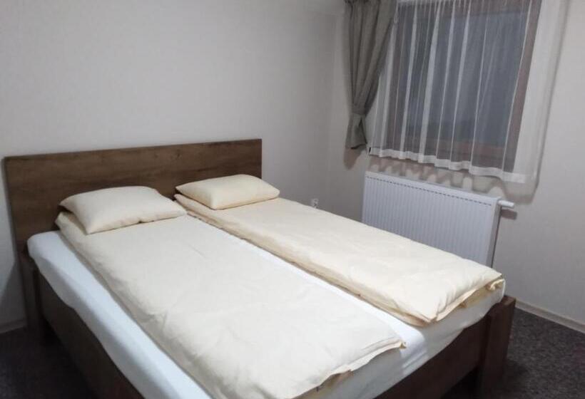 منتجع Ośrodek Wczasowy Wczasy Pod Gruszą