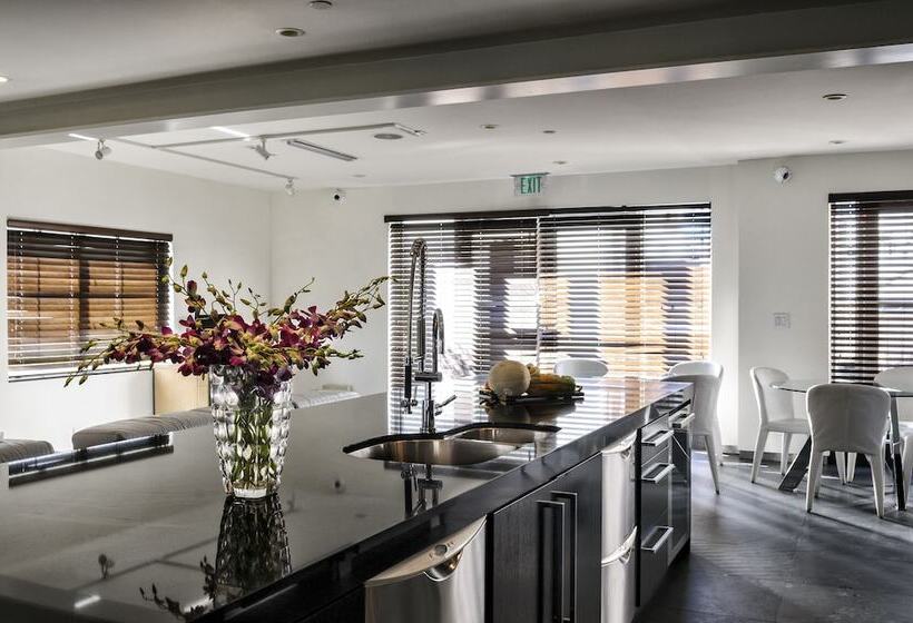 فندق صغير Posh South Beach