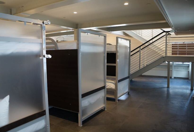 فندق صغير Posh South Beach