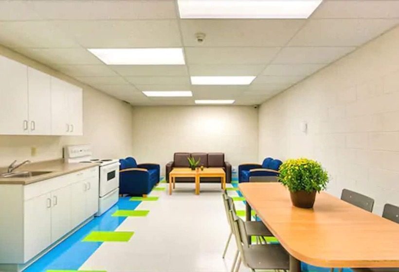 הוסטל Residence & Conference Centre   Sudbury North