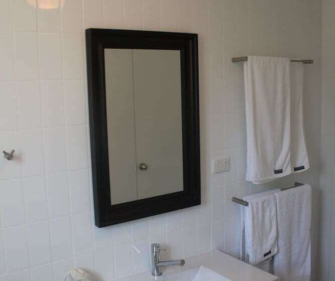 Arabella On West Apartments