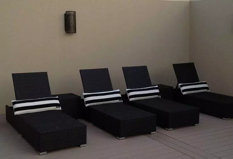 Arabella On West Apartments