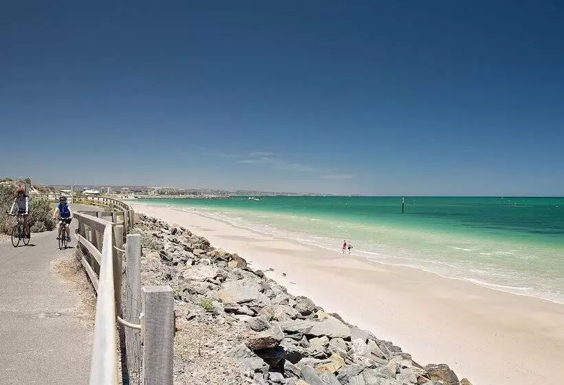 Arabella On West Apartments