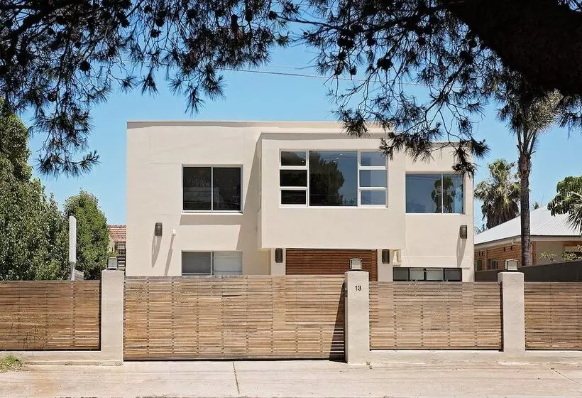 Arabella On West Apartments