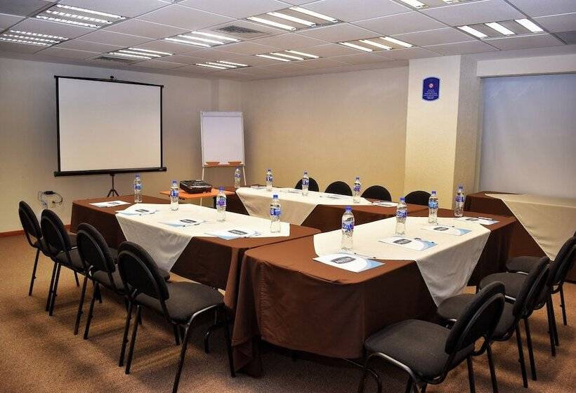 Astur Hotel & Residence