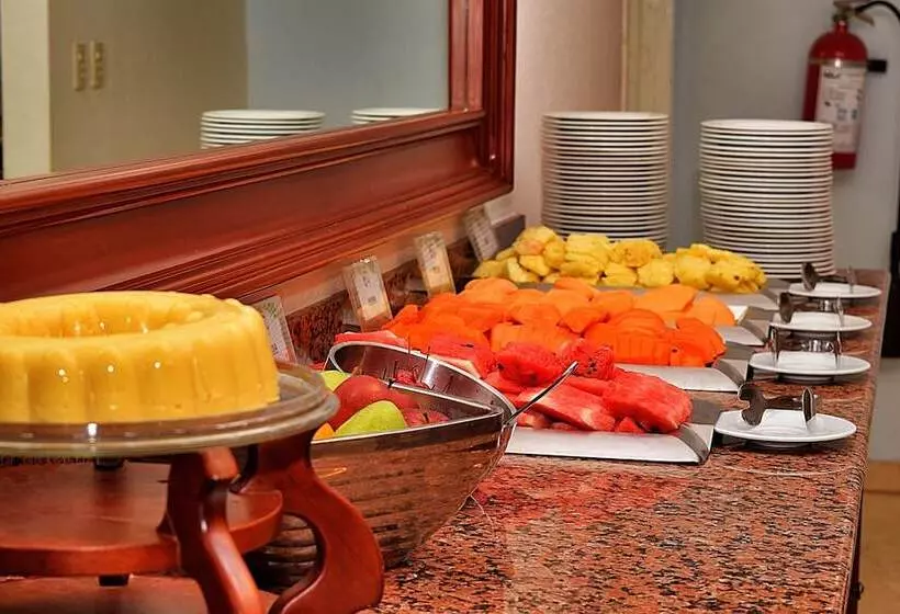 Astur Hotel & Residence