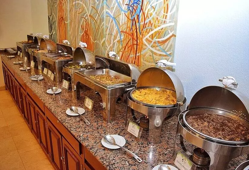 Astur Hotel & Residence