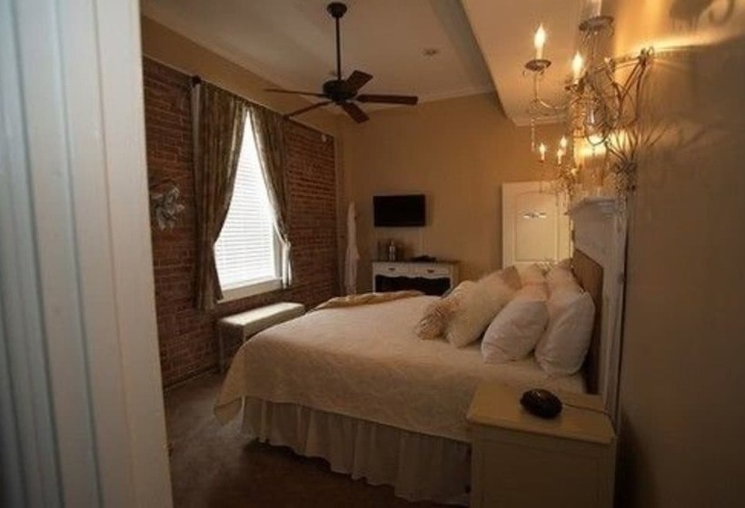 Bed and Breakfast Hamilton House Inn