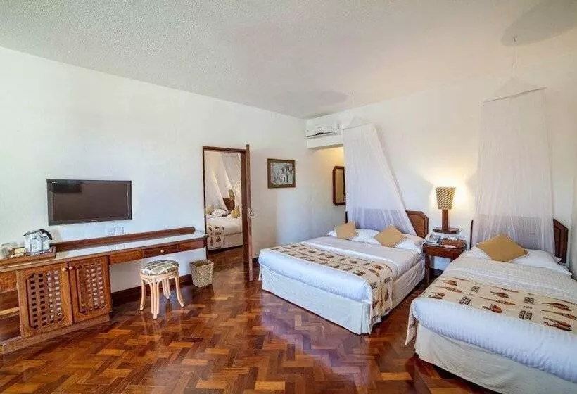 هتل Amani Tiwi Beach Resort